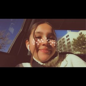 Meet your Posher, Valeria